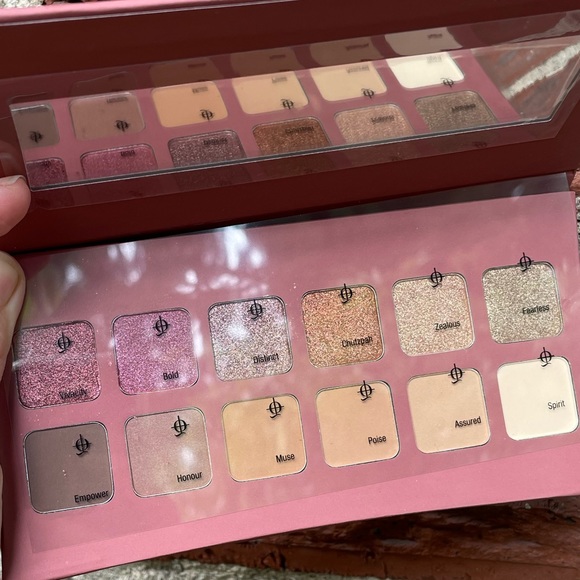 Illamasqua Unveiled Artistry Eye Shadow Palette - Picture 1 of 5